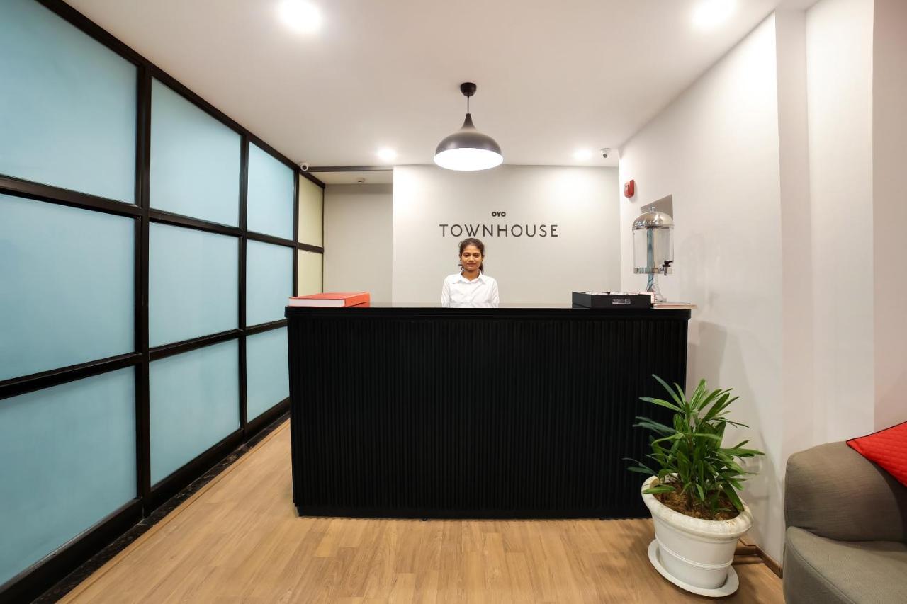 فندق نيودلهيفي  Oyo Townhouse 019 Anand Vihar المظهر الخارجي الصورة